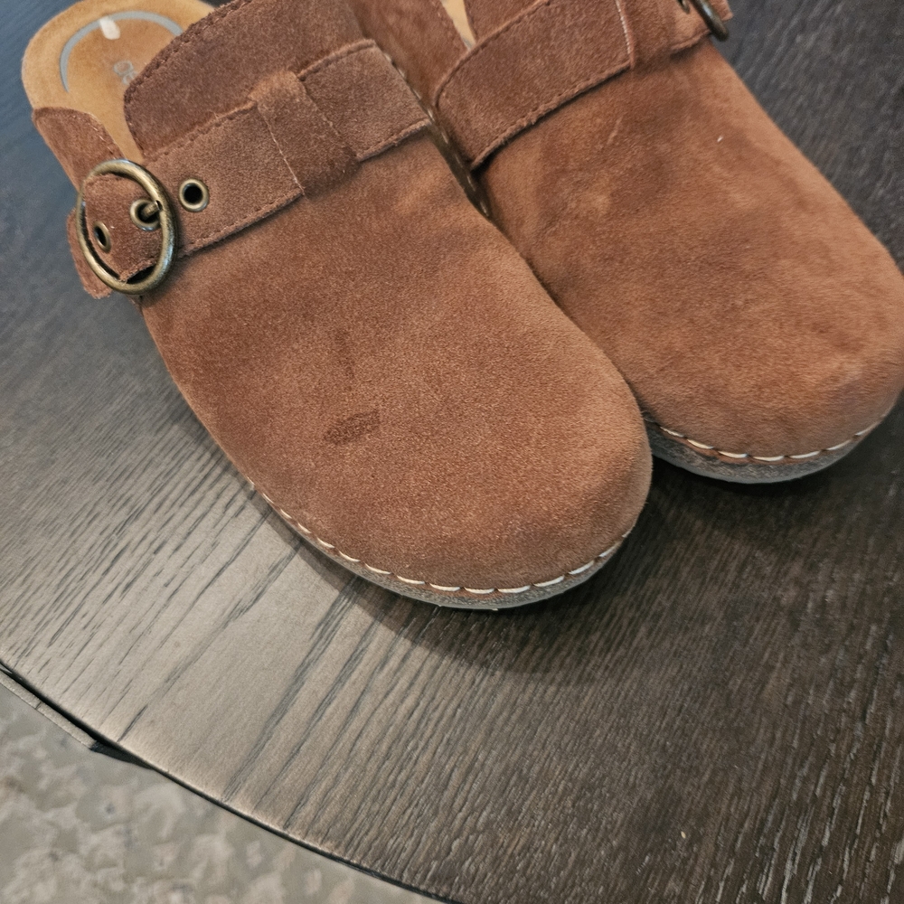 Aetrex Brown Suede Women's Clogs - Picture 5 of 5